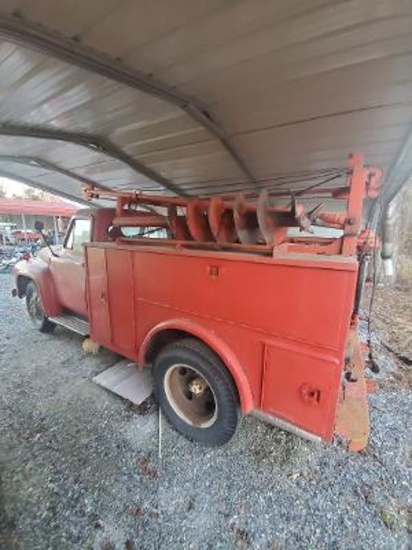1953 FORD UTILITY POLE/DRILL  TRUCK