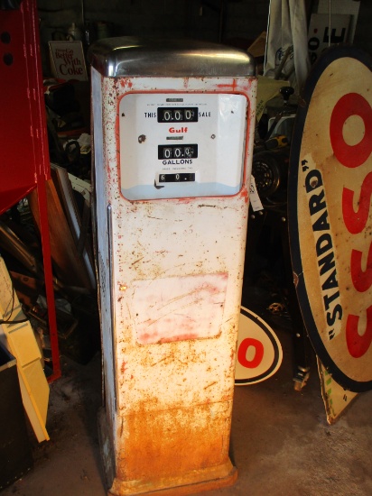 GULF PUMP BY SOUTHWEST PUMP CO. GULF OIL MODEL 1. SOLID LATE 60'S PUMP