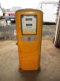 A.O SMITH MOD. L-1- CALCULATING PUMP-YELLOW=NICE PANELS AND MEDALLIONS. VERY ORIGINAL MACHINE