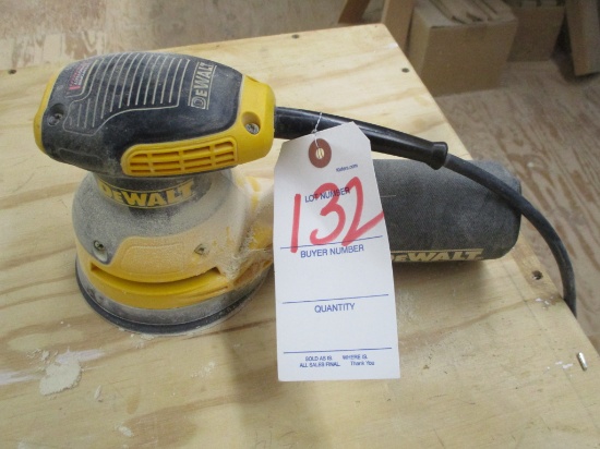 DEWALT ORBITAL SANDER  DWE6421
