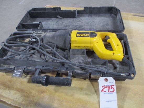 DEWALT SAWZALL DW304P W/CASE