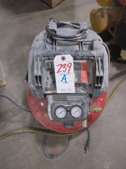 PORTABLE AIR COMPRESSOR 50 PSI 6 GAL STARTS UP