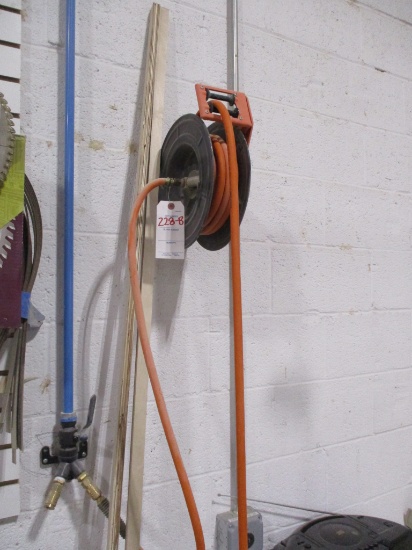 WALL MOUNT AIR HOSE REEL