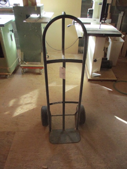 HANDTRUCK  WITH PNEUMATIC TIRES