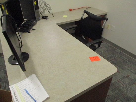 OFFICE SUITE-80 X 88 IN DESK WITH RH RETURN WITH (1) CHAIR