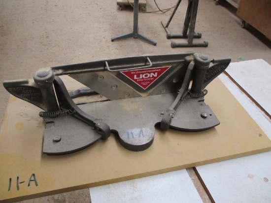 LION MFG MITER TRIMMER WITH BASE & HANDLE