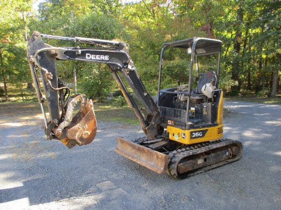 JOHN DEERE 26G MINI EXCAVATOR WITH THUMB ATTACHMENT