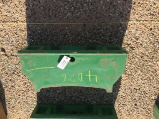 4026 JOHN DEERE WEIGHT FRONT BRKT