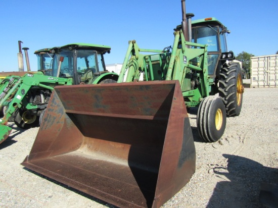 1012 4450 JOHN DEERE C/A 2WD QR W/740 JOHN DEERE LOADER 18.4X38 "SALAVGE RUNS BAD TRANSMISSION"