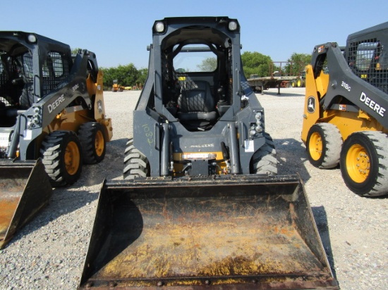 1082 318G JOHN DEERE SKID STEER LOADER 10X16.5 1569HRS