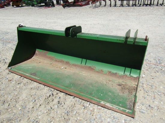 2069 QUICK ATTACH JOHN DEERE LOADER BUCKET