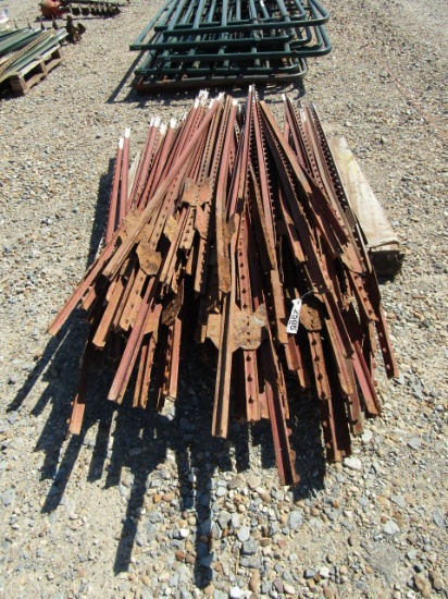 2505 PALLET OF T-POST
