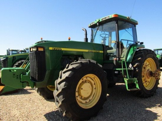 4963 8300 JOHN DEERE C/A MFD PS 480/80R46 9420HRS "SALVAGE RUNS AND DRIVES CRACKED FRAME"