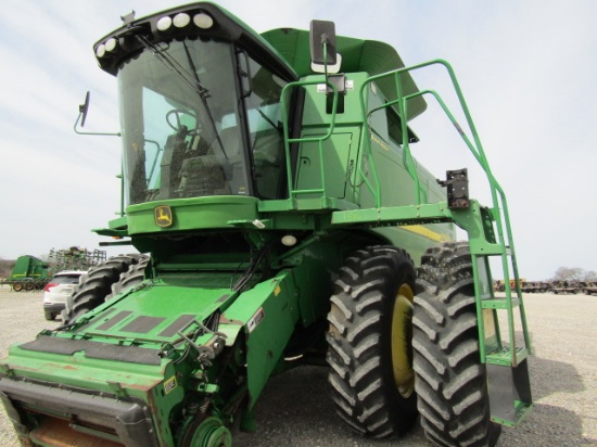 1586 9760STS JOHN DEERE COMBINE C/A 2WD 520/85R42 DUALS 4487/2831 HOURS