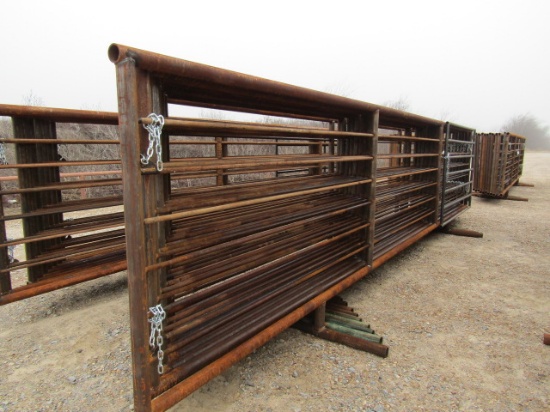 3166 10 CATTLE PANELS W/8' GATE