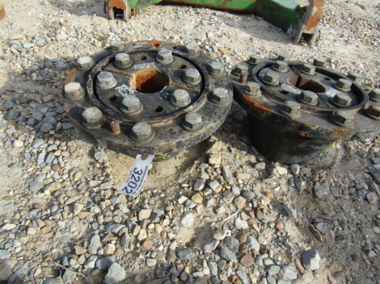 3202 10 BOLT CASE IH HUBS