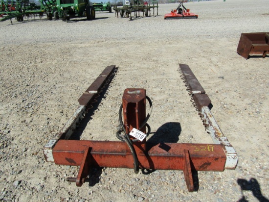 3219 3PT HYD BALE SQUEEZE