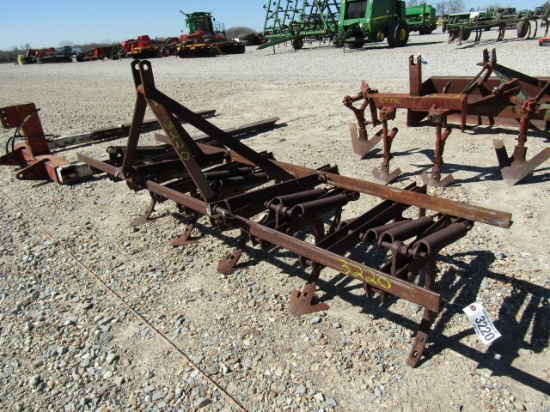 3220 3PT 9 SHANK CHISEL PLOW