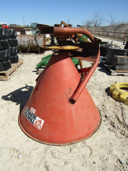 3292 TSC500 3PT CONE SEEDER PTO ON MACHINE