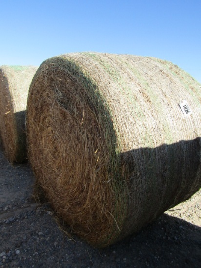 1026 1 ROUND BALE HAY