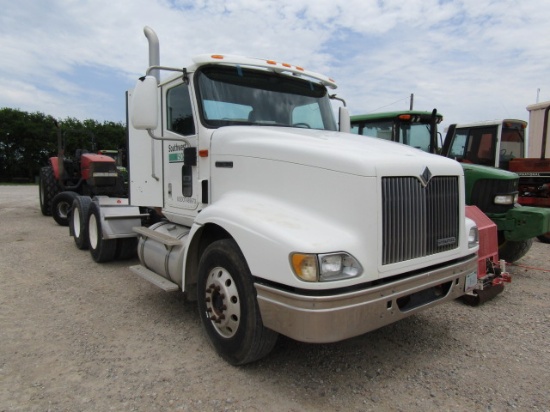 1606 9400I6X4 INTERNATIONAL SEMIT TRUCK WTITLE 663150 MILES W/ DETROIT DIESEL SERIES 60 ENGINE 2000