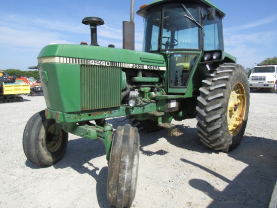 1755 4230 JOHN DEERE C/A SCY 2WD 8823HRS 10.00X16 18.4X38 1974 MODEL SALVAGE ROW, BAD ENGINE