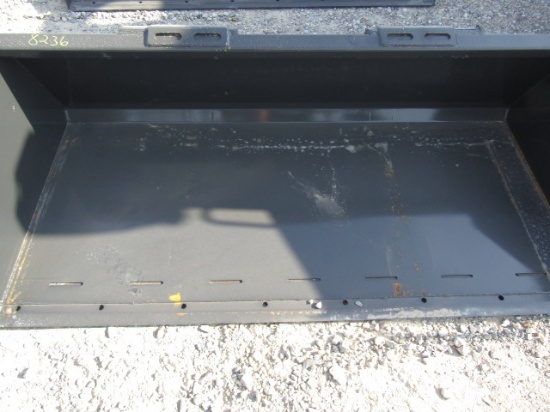 8236 WOLVERINE 78W LOADER BUCKET S/N:ZW-10199