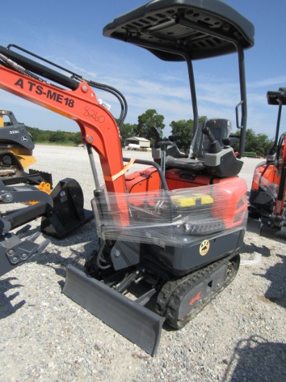 8260 Ats-Me18 Mini Excavator S/N:A2602081136