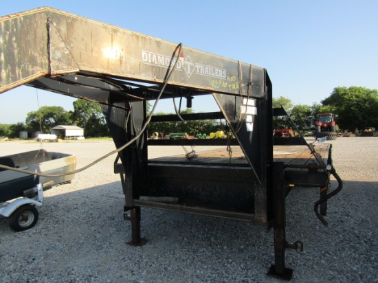 8556 24' Diamond T G/N Trailer