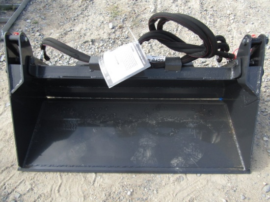 8423 Wolverine Mini Skid Steer Combination Bucket