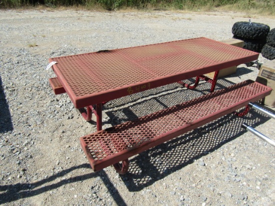 8489 SMALL PICNIC TABLE