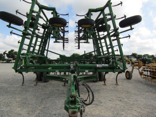 1553 2210 JOHN DEERE HYD WING FOLD CULT W/HARROWS 2013 MODEL S/N:1N02210LPD0750882