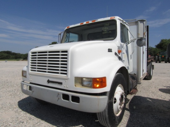 1710 1995 4700 INTERNATIONAL FLAT BED TRUCK 194432 MILES 194432 S/N:1HTSCAAMXTH335380