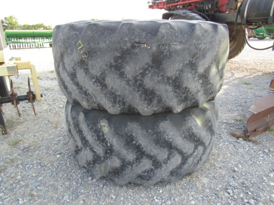 1713 FRONT JOHN DEERE RIMS & TIRE 600/70R30