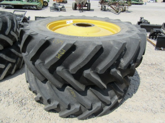 1814 JOHN DEERE 10 BOLT DUALS 620/70R46