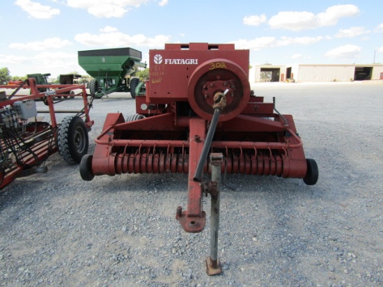 1817 4590 HESSTON INLINE SQ BALER W/540 PTO