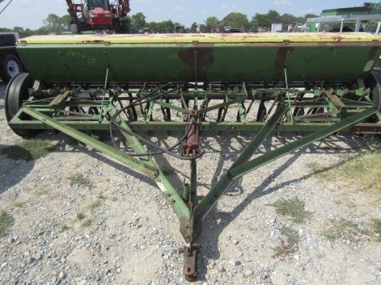 8457 JOHN DEERE GRAIN DRILL S/N:066100MF