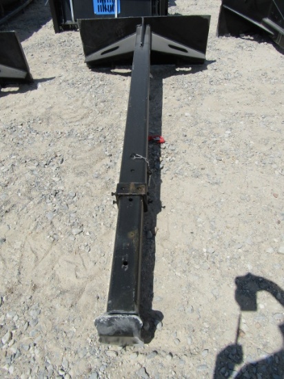 8947 GIYI SKID STEER BOOM POLE S/N:ZT-HYSSDB2607188
