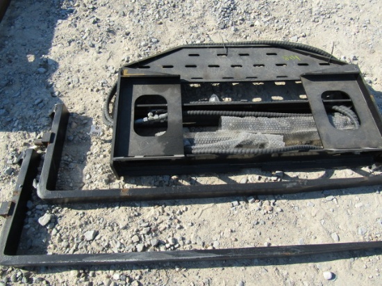 8908 GIYI HYD PALLET FORKS S/N:DCYHC2607404