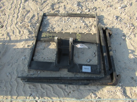 8957 GIYI EXCAVATOR PALLET FORK S/N:F20142