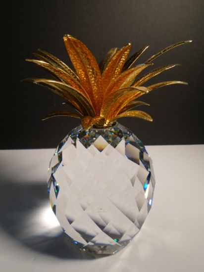 "Giant Gold Hammered Leaf Pineapple". Swarovski crystal. Variation 2.