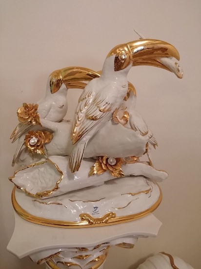 Capodimonte Limited Edition 3 Toucan 18k Gold Painted w/ Swarovski Crystal Approx 14L x 8.5 W x 13 H