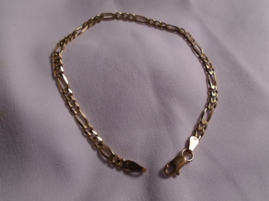 14kt yellow gold chain bracelet.