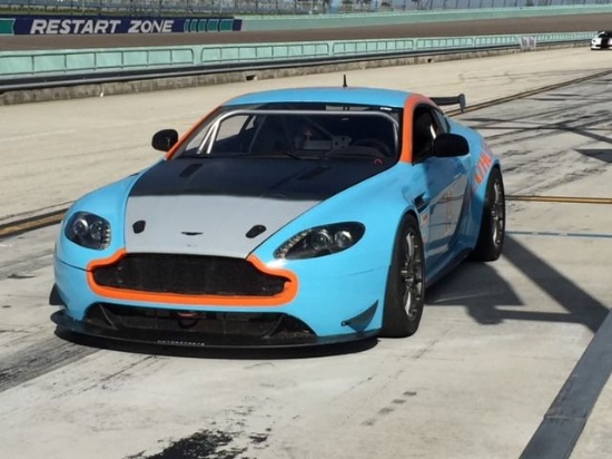 Aston Martin V8 Vantage GT4