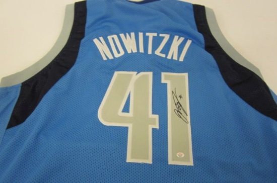 Dirk Nowitzki Dallas Mavericks signed autographed Jersey Certified Coa