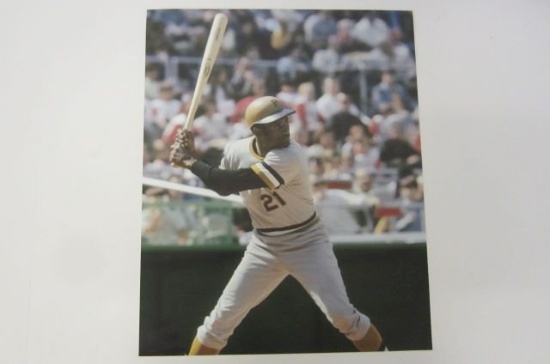 Roberto Clemente Pittaburgh Pirates MLB baseball 16x20 color photo