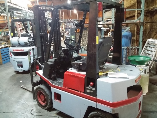 Nissan 2 stage forklift