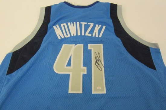 Dirk Nowitzki Dallas Mavericks signed autographed Jersey Certified Coa