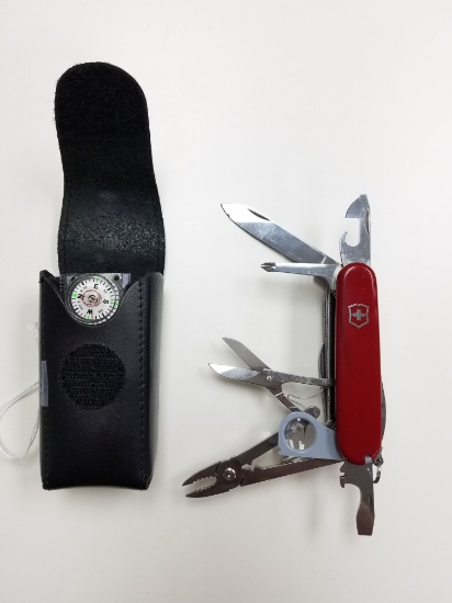 All Swiss Victorinox TRAVELER SET PLUS 41 Function Maglite Case Compass