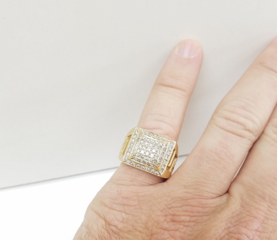 Mens 14k Yellow Gold Paved Diamond Ring Size: 9.3/4